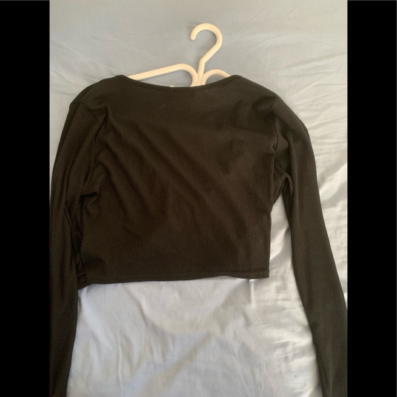 Cute Wrap Around Cropped Long Sleeve Top 🌀 - Picture 4 of 5